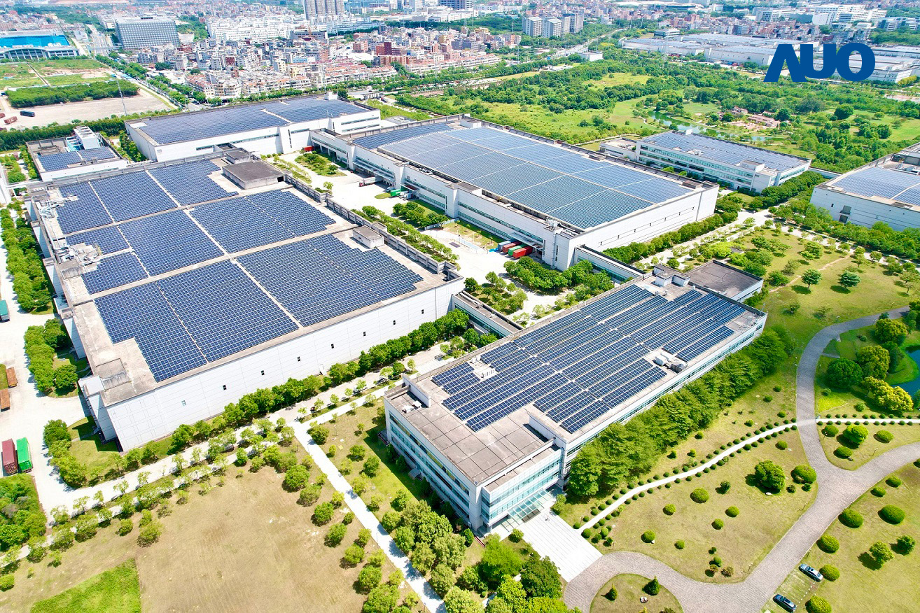 一路向西廈門推動智能制造同時，透過綠電創能縱深推進綠色轉型，廠區全屋頂鋪設太陽能光伏板，每年太陽能發電 2,600多萬度